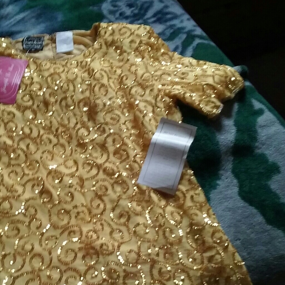100%  Silk size 16 top gold with sequins